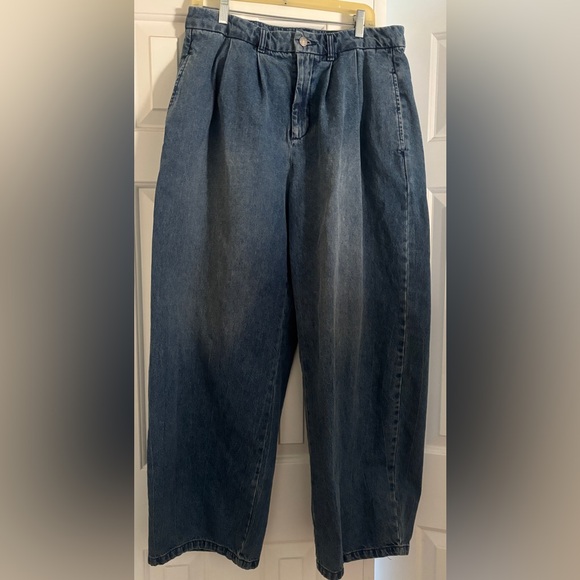 Super cute BDG Grandpa Jeans! - Picture 2 of 14